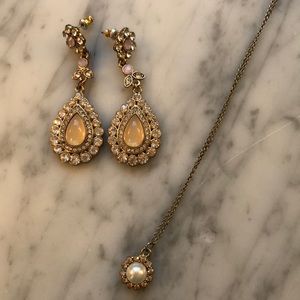 Earring and necklace set